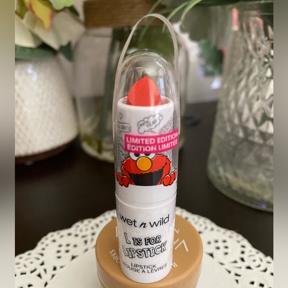 ππ LIMITED EDITION WET n WILD SESAME STREET ELMO LIPSTICK. BRAND NEW SEALED! - Picture 3 of 6